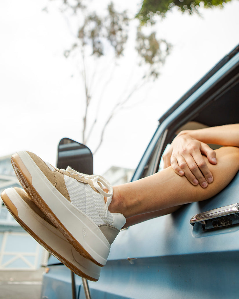 Girls's Roxy® Carver Sneakers Brown | LDWY-78036